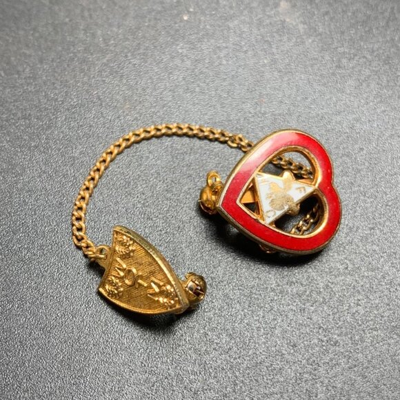 Vintage Women Of The Moose Faith Hope Charity Pin Red Enamel Heart Memorabilia - Picture 1 of 11
